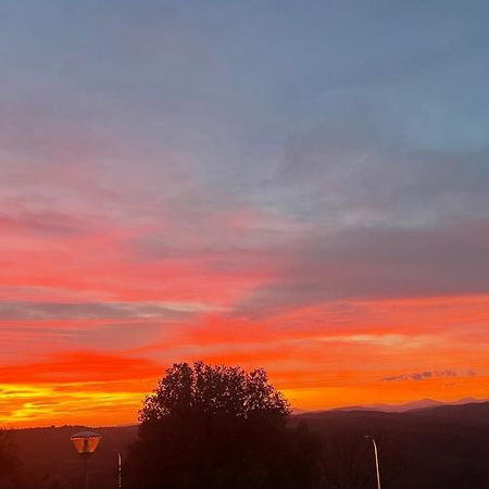 Apartamento Il Tramonto Montalcino Exterior foto